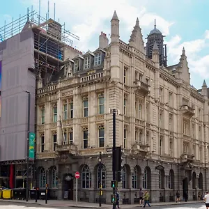 https://pearl-chambers-in-leeds-city-centre.yorkshirehotels.net