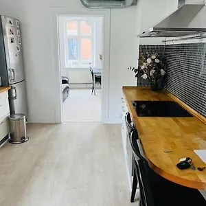 Lejlighed Lovely 1-bedroom In C, Århus